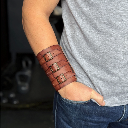 Handmade Leather Wrist Wallet Bracelet – Vintage Card Holder with Custom Engraving