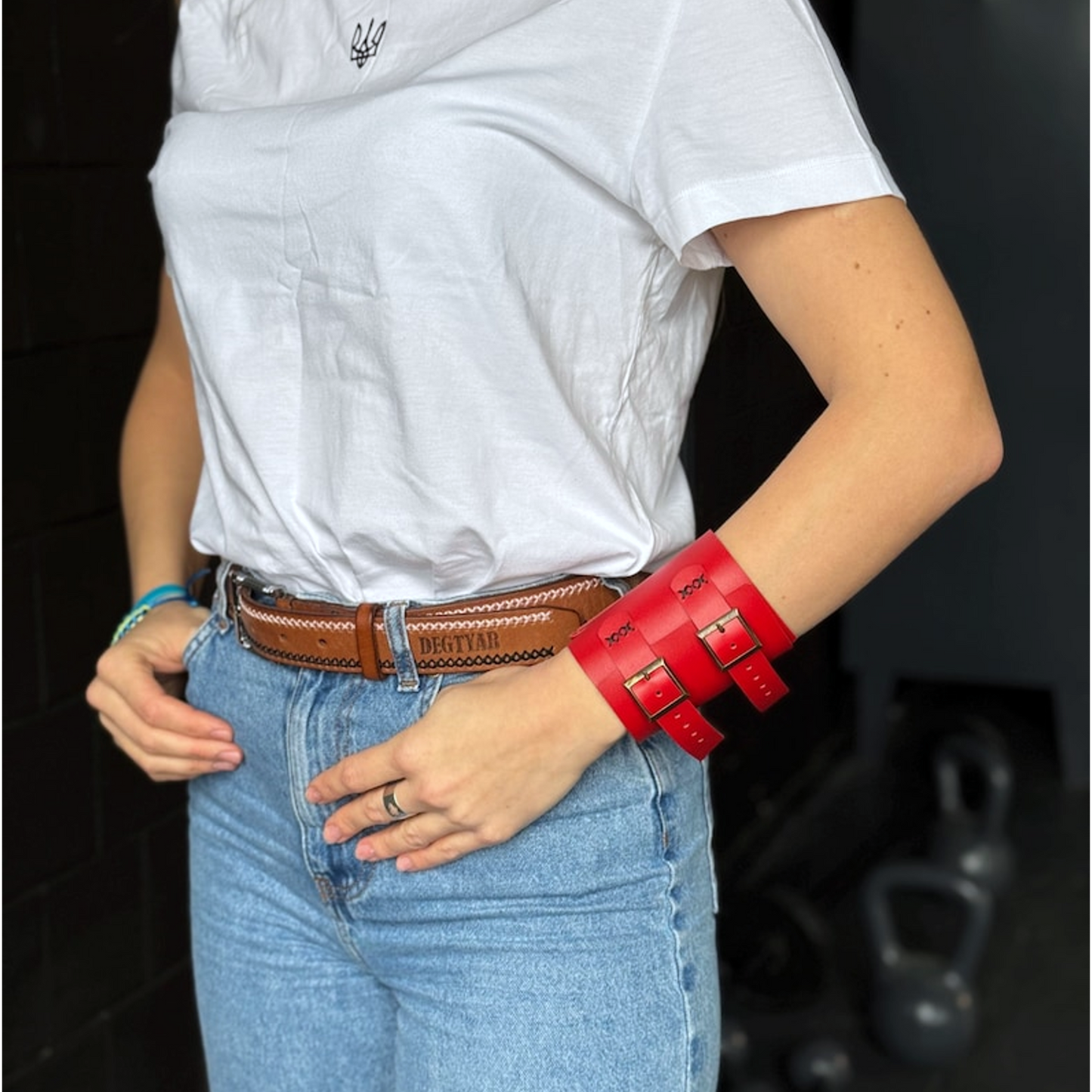Handmade Leather Wrist Wallet Bracelet – Vintage Card Holder with Custom Engraving